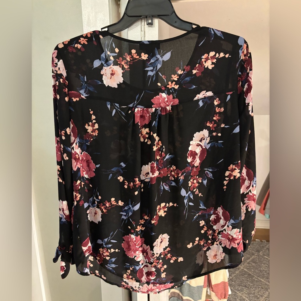 Alyx Black Floral Blouse - Picture 6 of 7